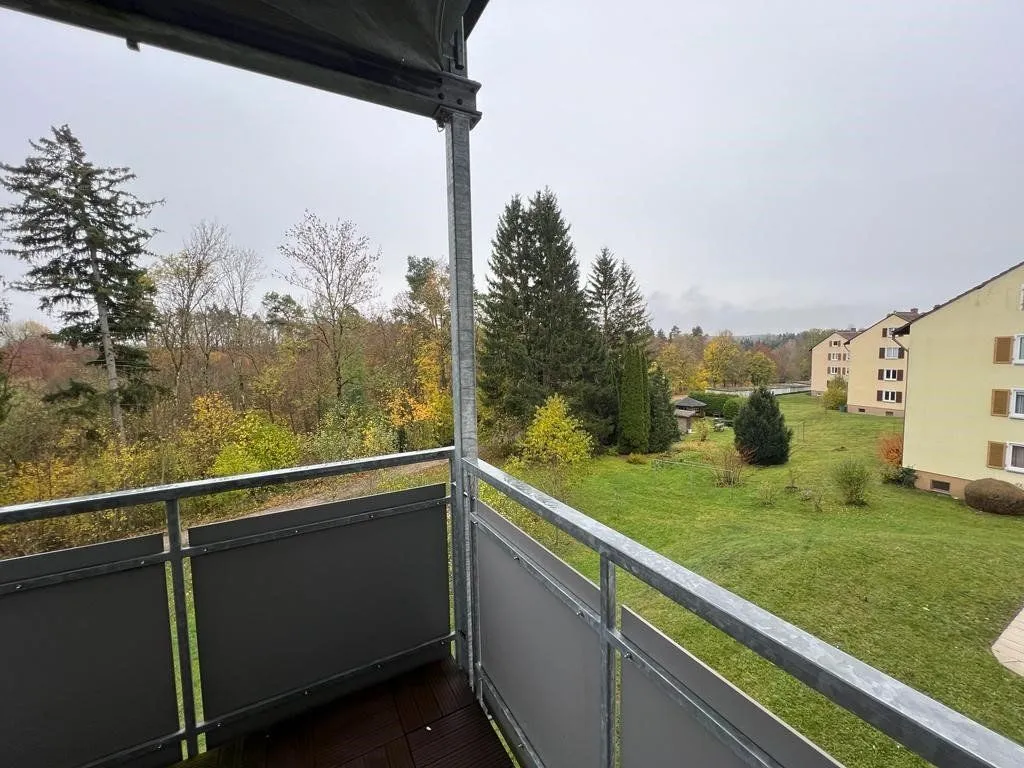 Blick vom Balkon ins Grüne